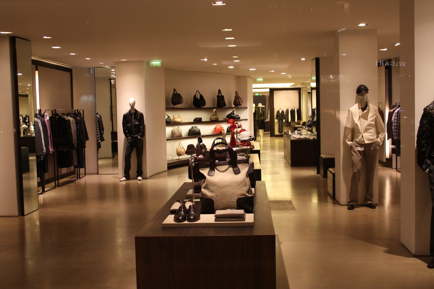 Modeboutique in Paris · Foto aus dem Archiv Marmi di Carrara