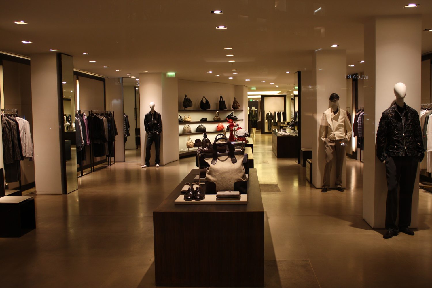 Modeboutique in Paris · Foto aus dem Archiv Marmi di Carrara
