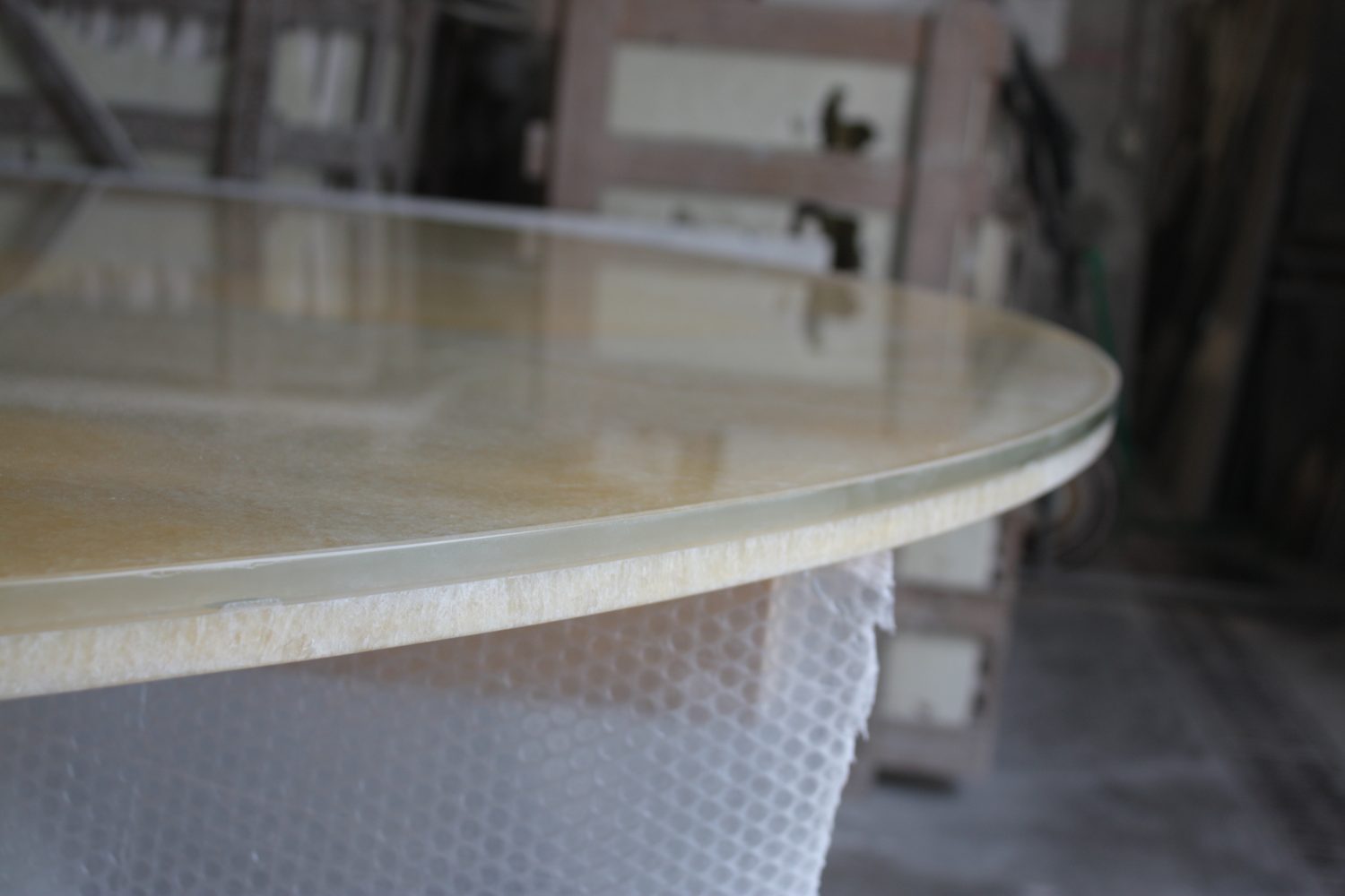 Dischi in onice · Fotografia dall’archivio Marmi di Carrara