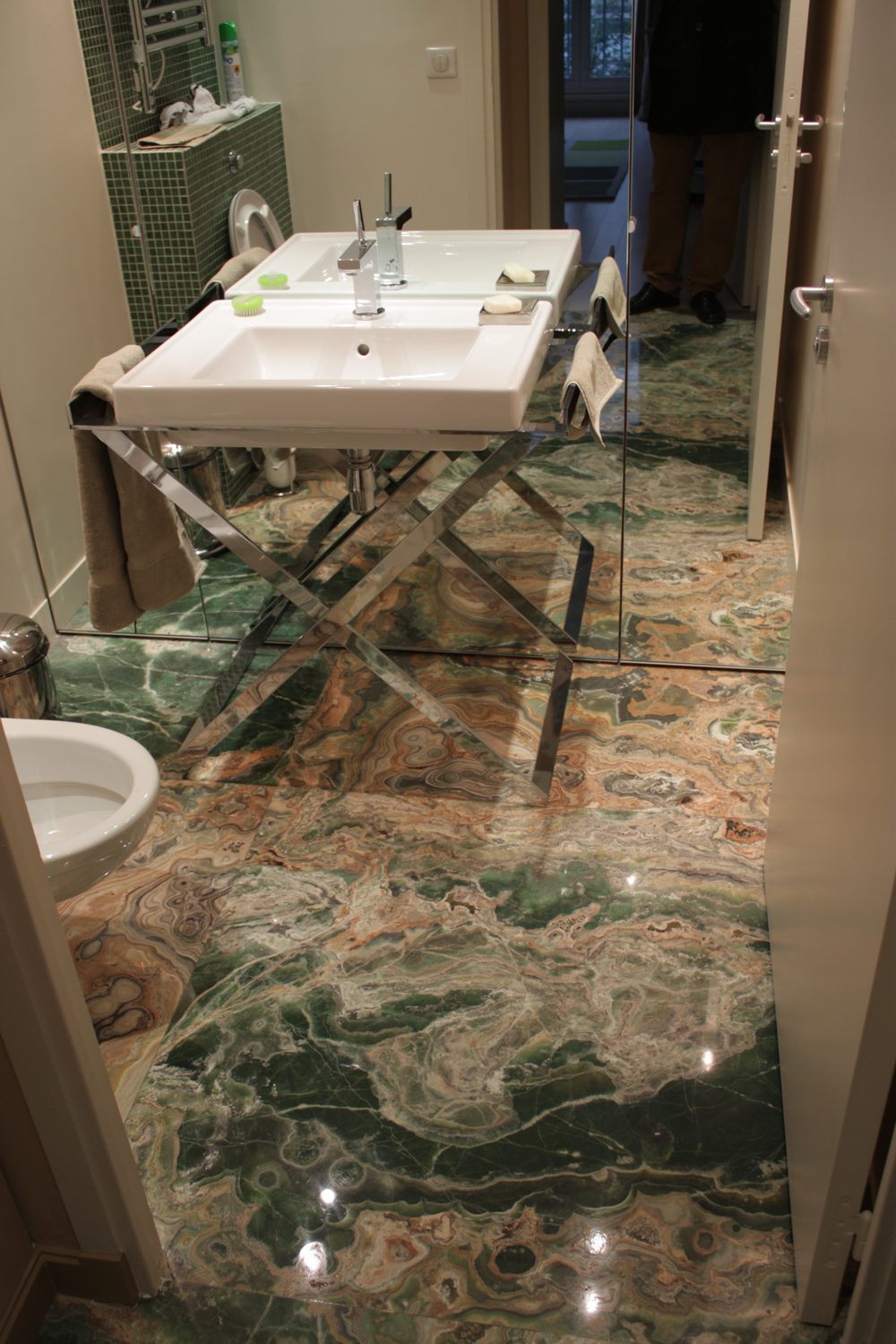 Residenza a Parigi · Fotografia dall’archivio Marmi di Carrara