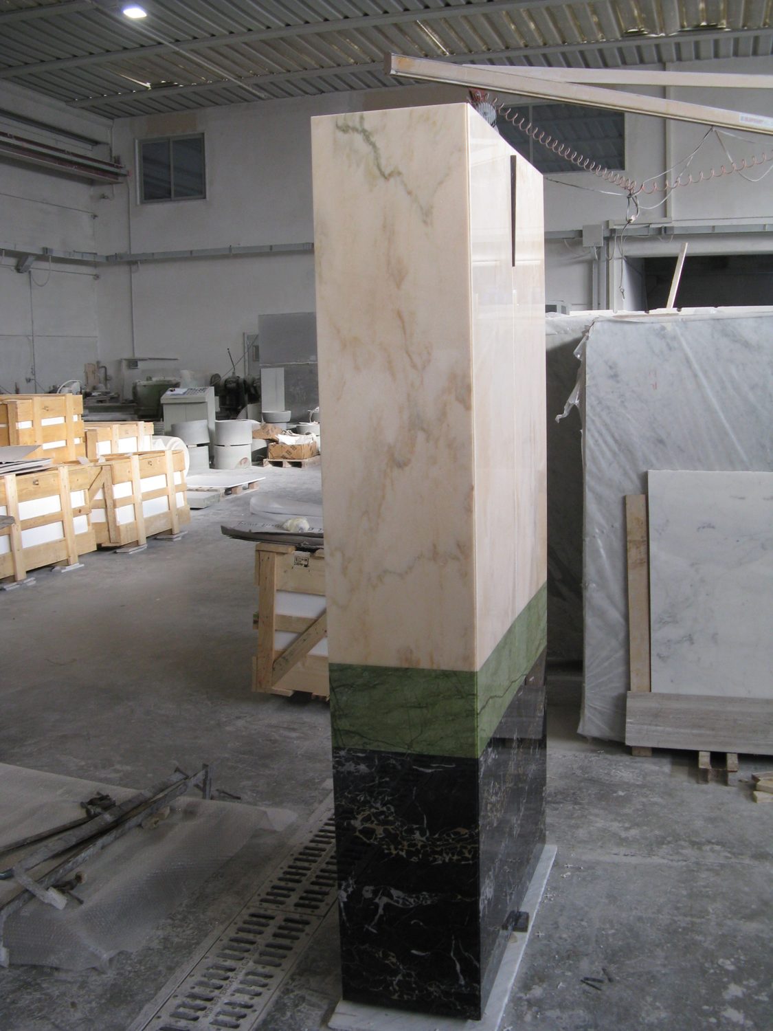 Residenza privata in città · Fotografia dall’archivio Marmi di Carrara