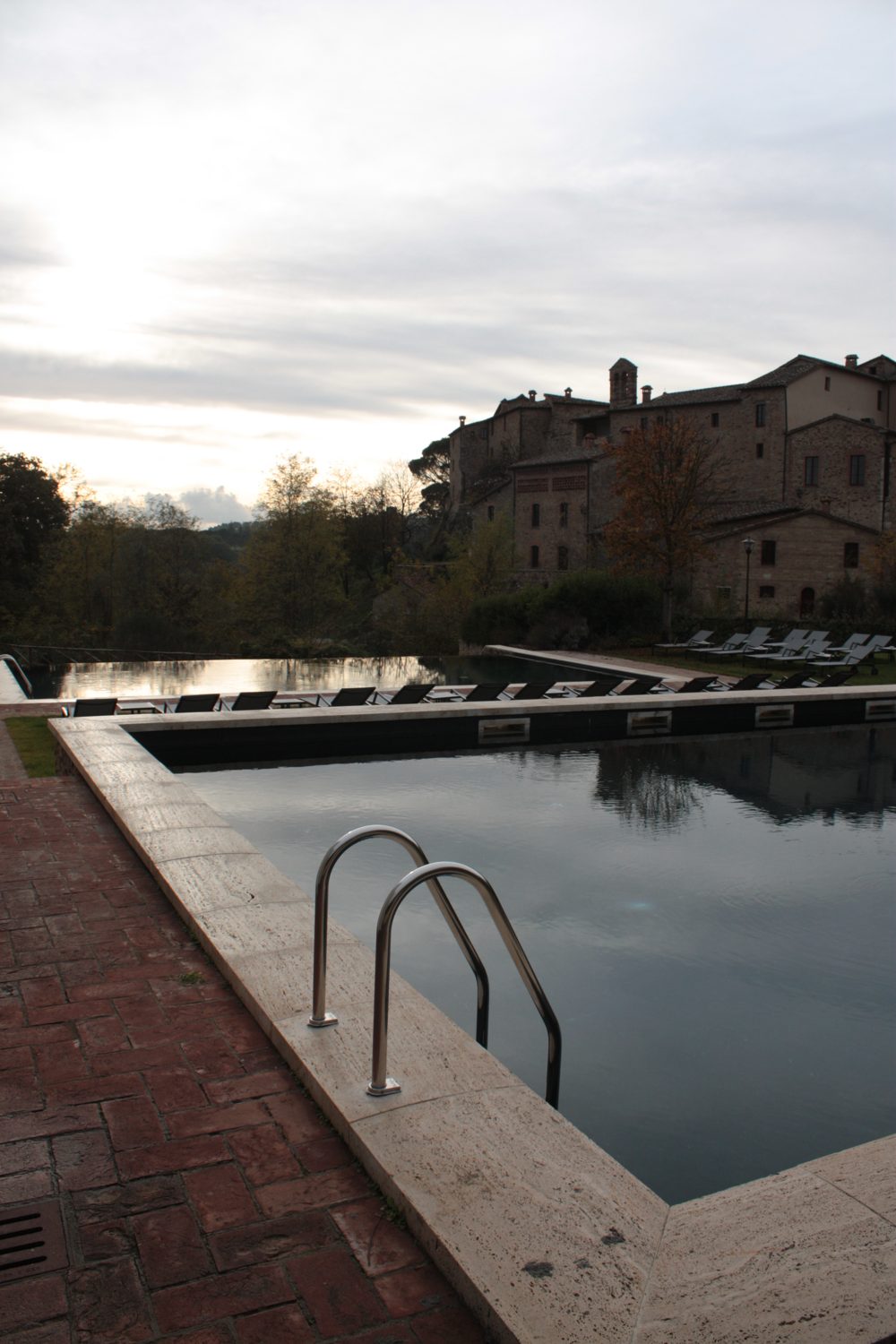 Resort in un borgo storico · Fotografia dall’archivio Marmi di Carrara
